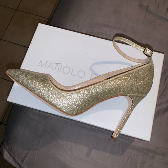 MONOLO BLAHNIK GOLD GLITTER HEELS - Picture 3 of 7